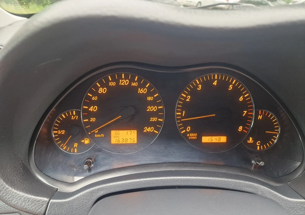 Toyota Avensis cena 10250 przebieg: 163875, rok produkcji 2003 z Poznań małe 92